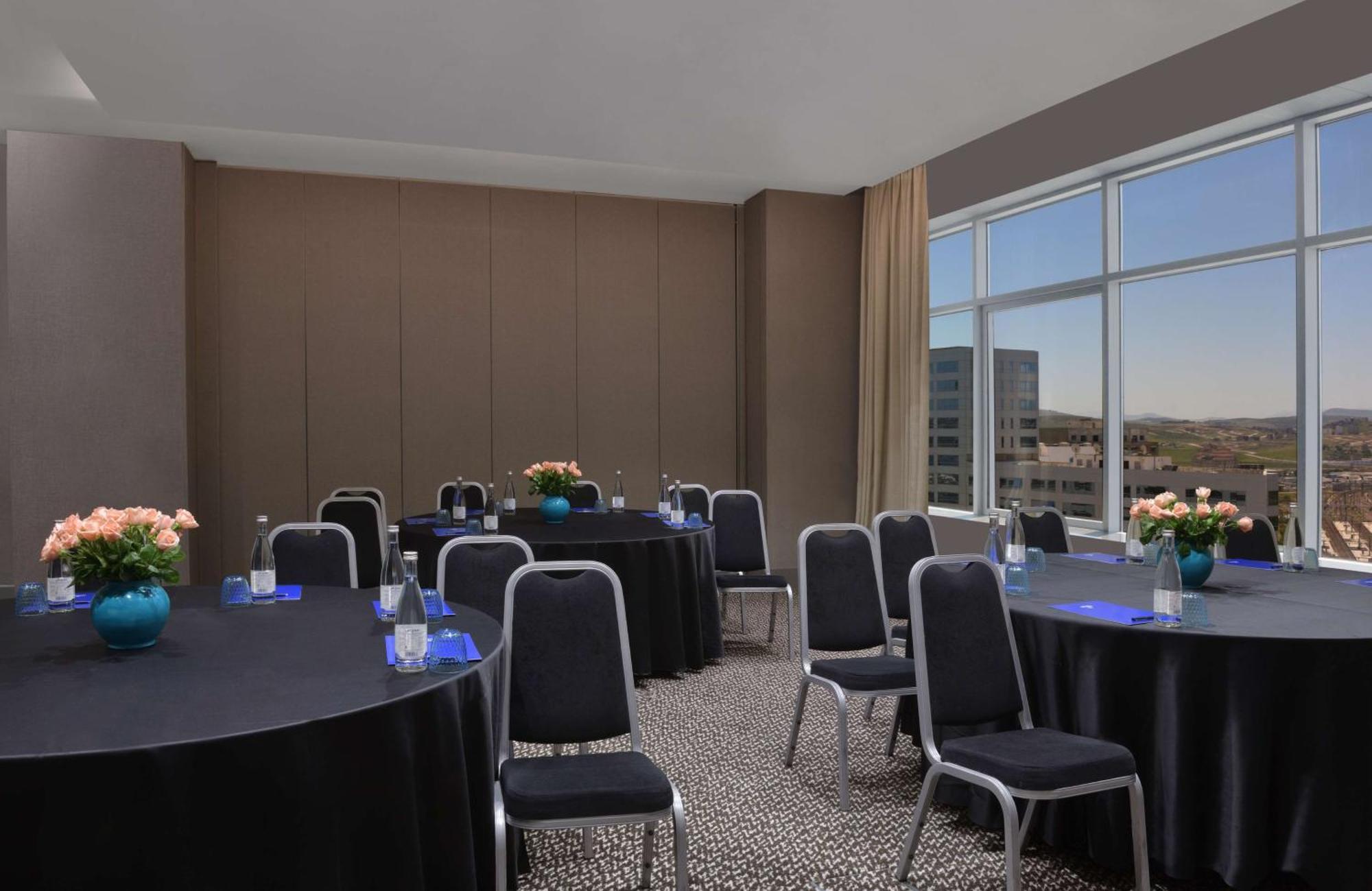 Hilton Tanger City Center Eksteriør billede Meeting room