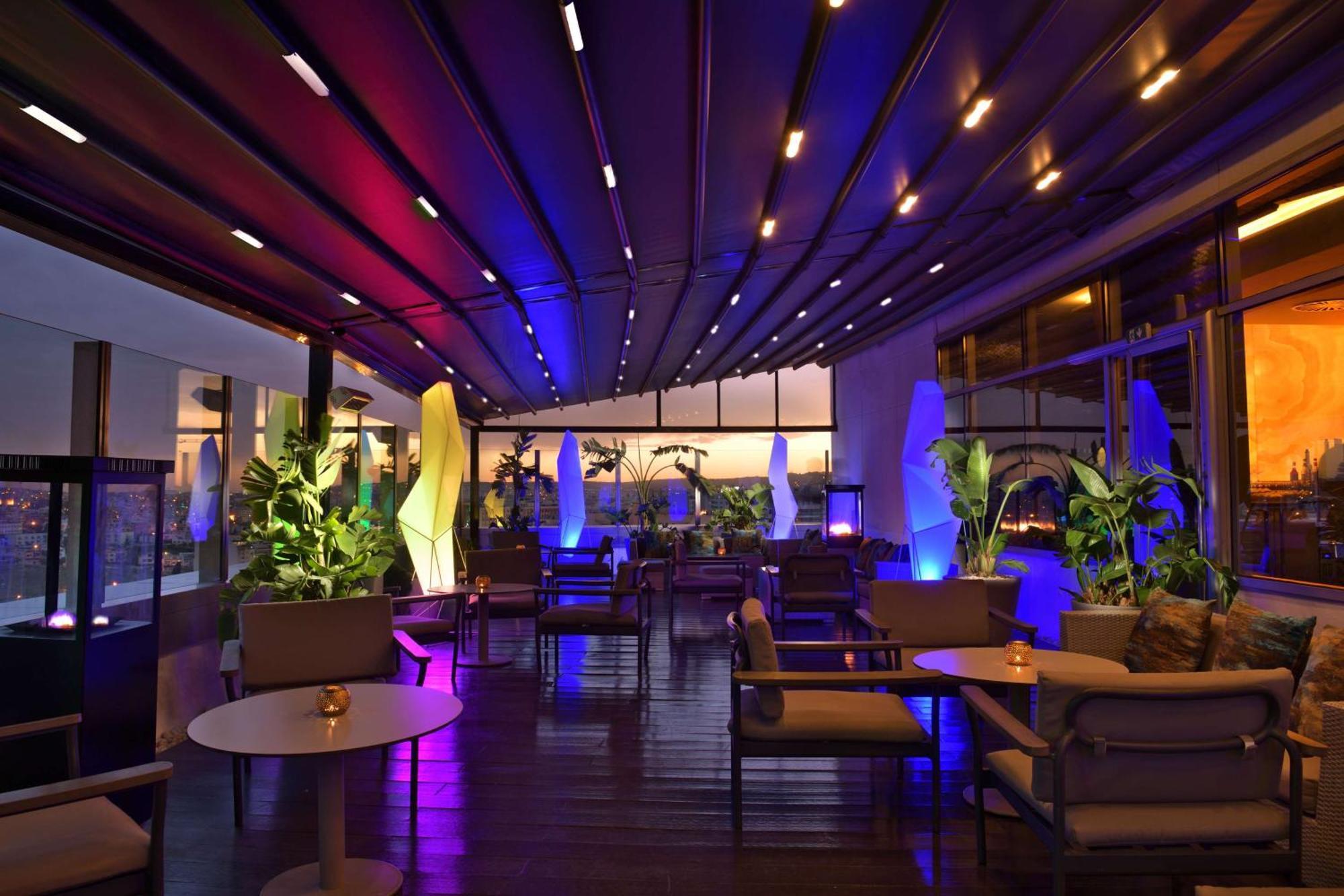 Hilton Tanger City Center Eksteriør billede The interior of the lounge