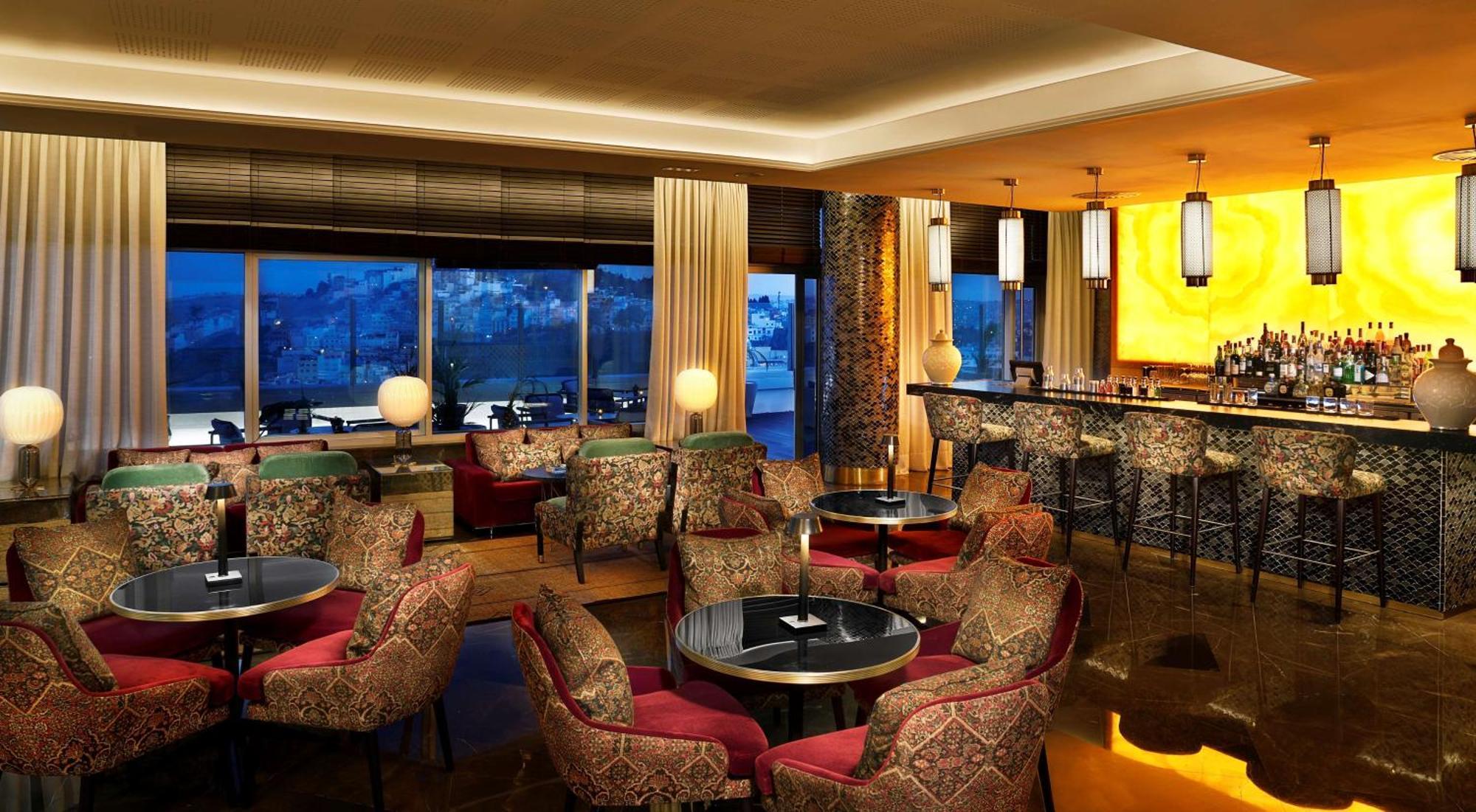 Hilton Tanger City Center Eksteriør billede The bar at the Mandarin Oriental, Munich